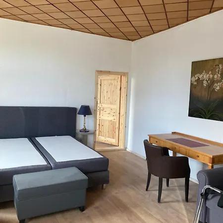 Gutshaus Mit Pool Und Minigolf-anlage * Kletzin